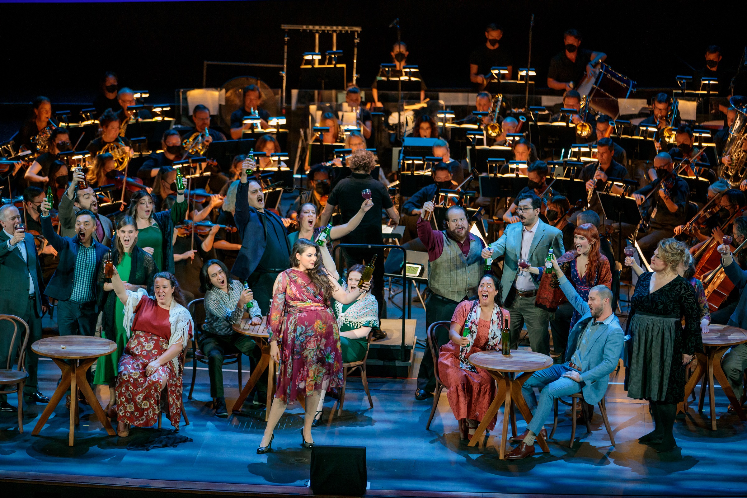 Opera Colorado’s 2022 Cavalleria rusticana, with Kira Dills-DeSurra (center) (photo: Matthew Staver)