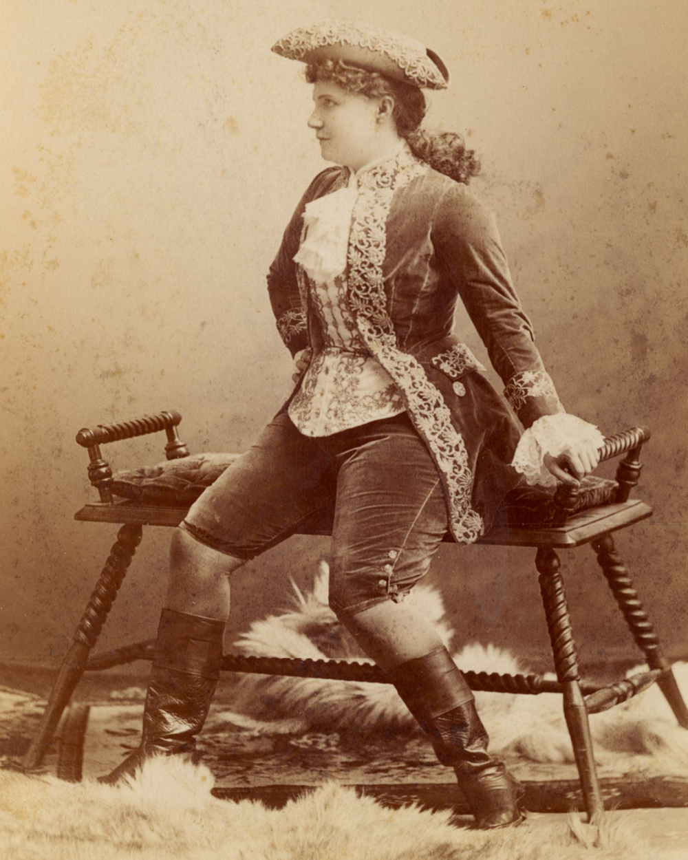 Soprano Emma Juch, 1889 (image: The New York Public Library)