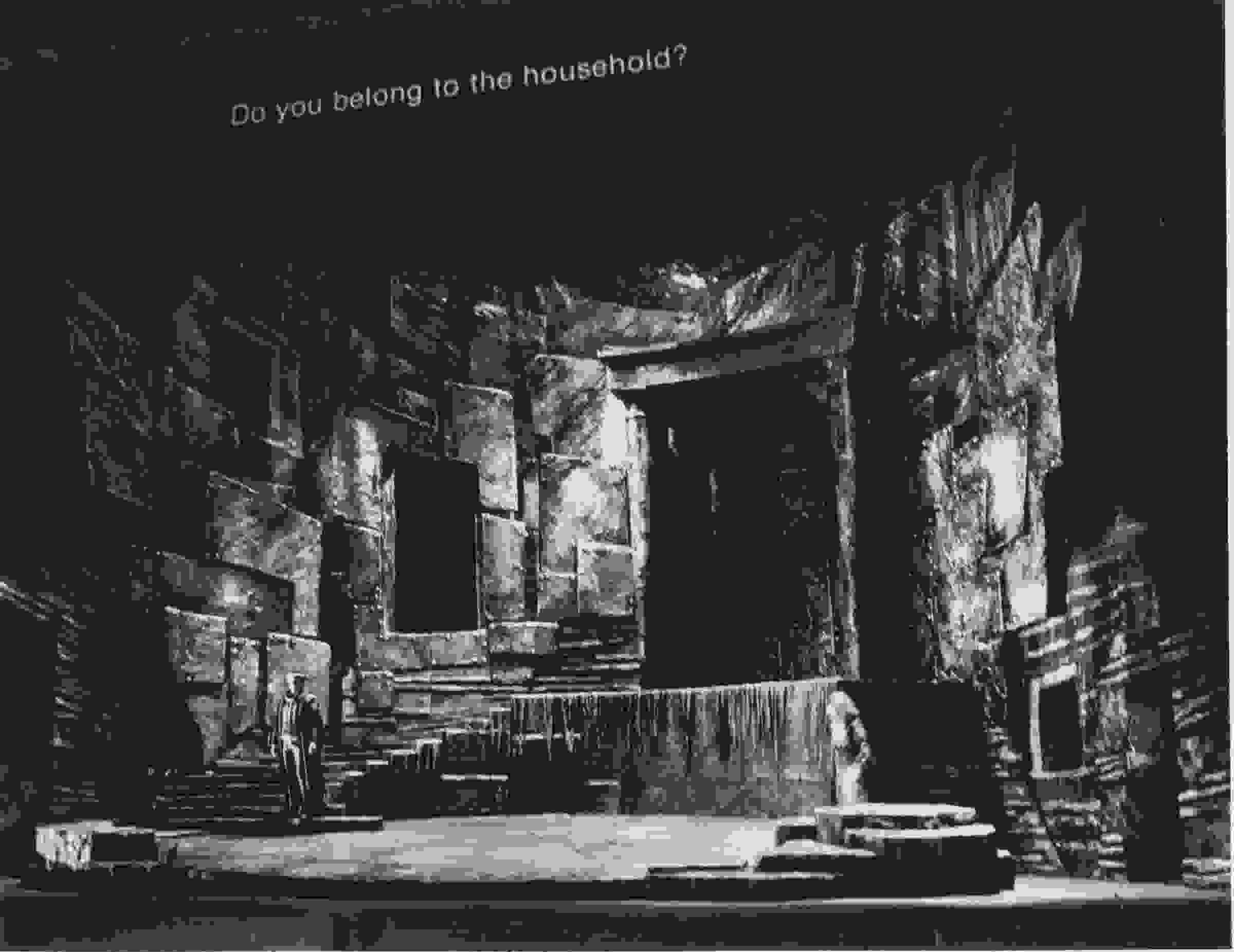 Canadian Opera Company introduces supertitles with its 1982 Elektra