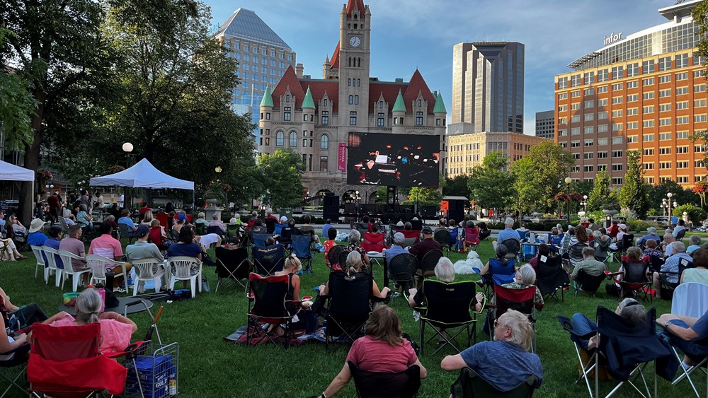 Minnesota Opera participated in Ordway Inside Out, a series of free outdoor simulcasts produced by St. Paul’s Arts Partnership. (photo: courtesy of Minnesota Opera)